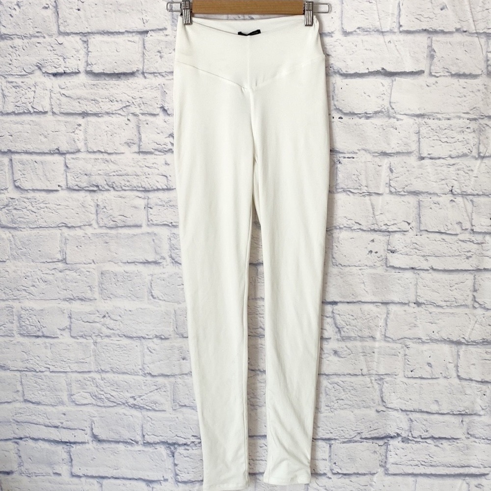 Naked Wardrobe white v cut leggings NWT